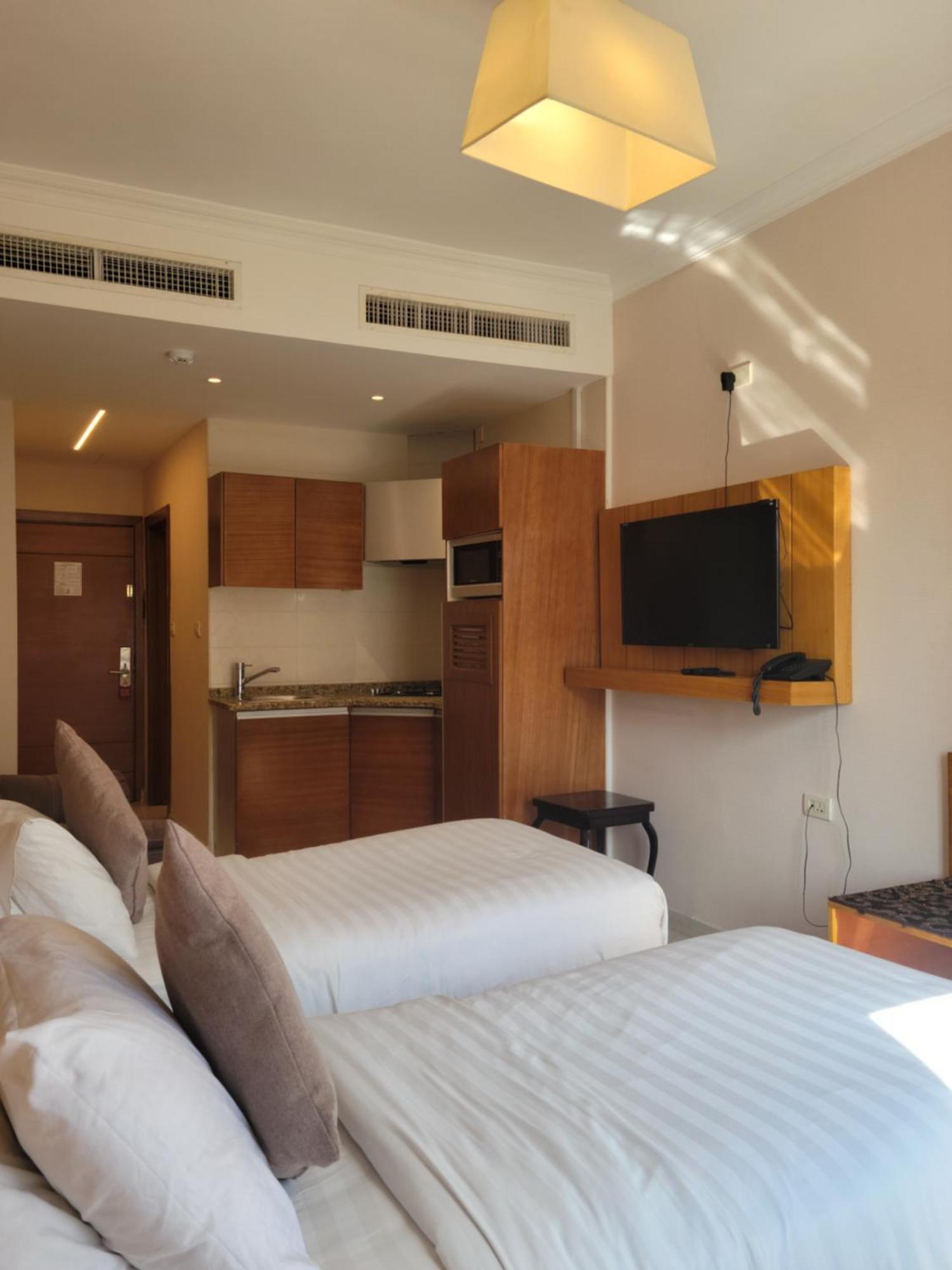 Big Ben Hotel Suites Amman Exterior photo